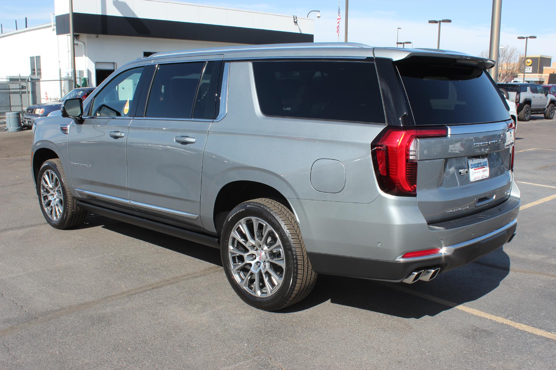 2025 GMC Yukon XL Vehicle Photo in AURORA, CO 80012-4011