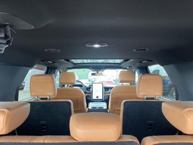 2023 Ford Expedition Max Vehicle Photo in MEDINA, OH 44256-9631