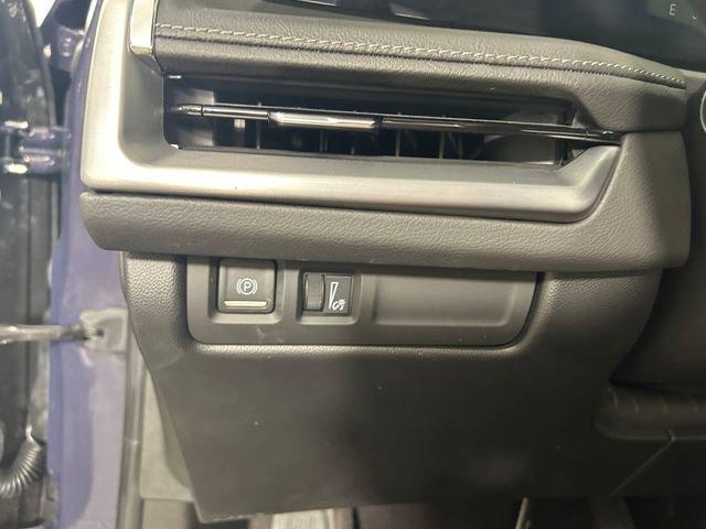 2024 Cadillac XT4 Vehicle Photo in MEDINA, OH 44256-9631