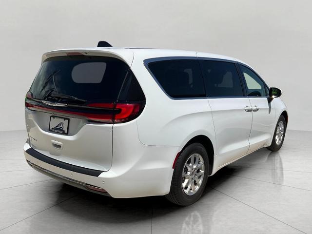2023 Chrysler Pacifica Vehicle Photo in Kaukauna, WI 54130