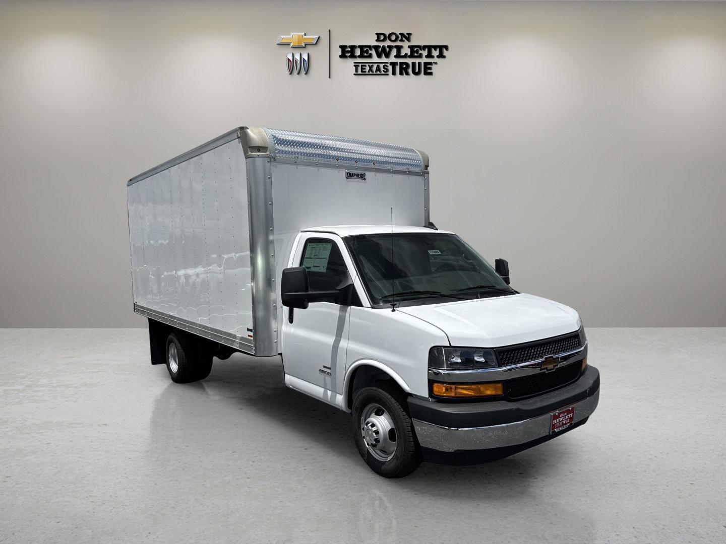 2025 Chevrolet Express Cutaway 4500 Vehicle Photo in GEORGETOWN, TX 78626-7508