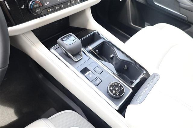 2025 Nissan Pathfinder Vehicle Photo in Hazelwood, MO 63042