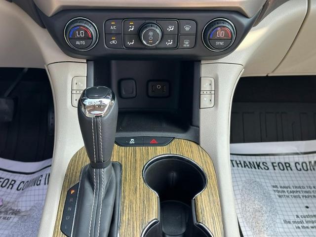 2017 GMC Acadia Vehicle Photo in COLUMBIA, MO 65203-3903
