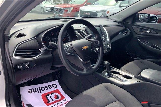 2018 Chevrolet Malibu Vehicle Photo in INDEPENDENCE, MO 64055-1377