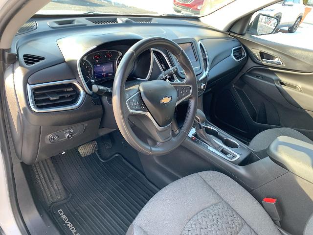 2022 Chevrolet Equinox Vehicle Photo in MOON TOWNSHIP, PA 15108-2571