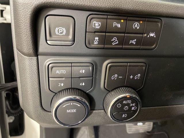 2025 Chevrolet Tahoe Vehicle Photo in PHOENIX, AZ 85014-3381