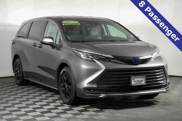 2022 Toyota Sienna Vehicle Photo in Puyallup, WA 98371