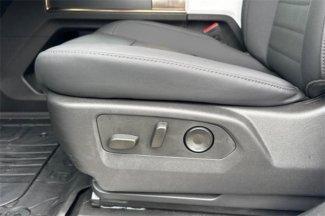 2025 GMC HUMMER EV SUV Vehicle Photo in ELK GROVE, CA 95757-8703