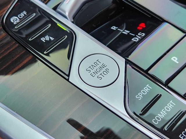 2025 BMW X7 xDrive40i Vehicle Photo in PLANO, TX 75024