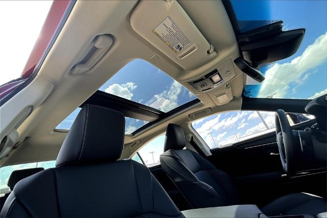 2025 Lexus ES 350 Vehicle Photo in Grapevine, TX 76051