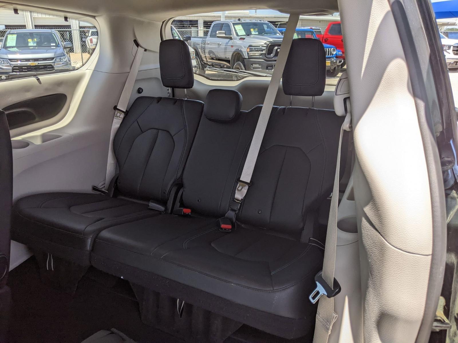 2021 Chrysler Pacifica Vehicle Photo in Seguin, TX 78155