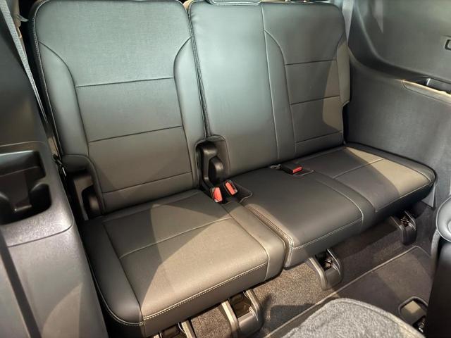 2025 Buick Enclave Vehicle Photo in COLUMBIA, MO 65203-3903