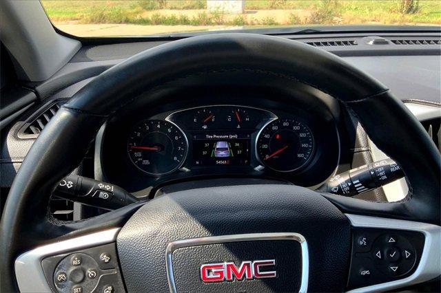 2024 GMC Terrain Vehicle Photo in TOPEKA, KS 66609-0000