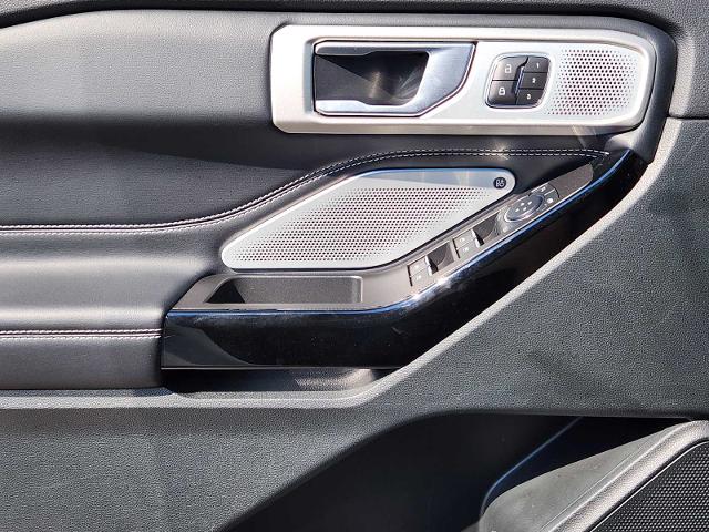 2023 Ford Explorer Vehicle Photo in DENTON, TX 76210-9321