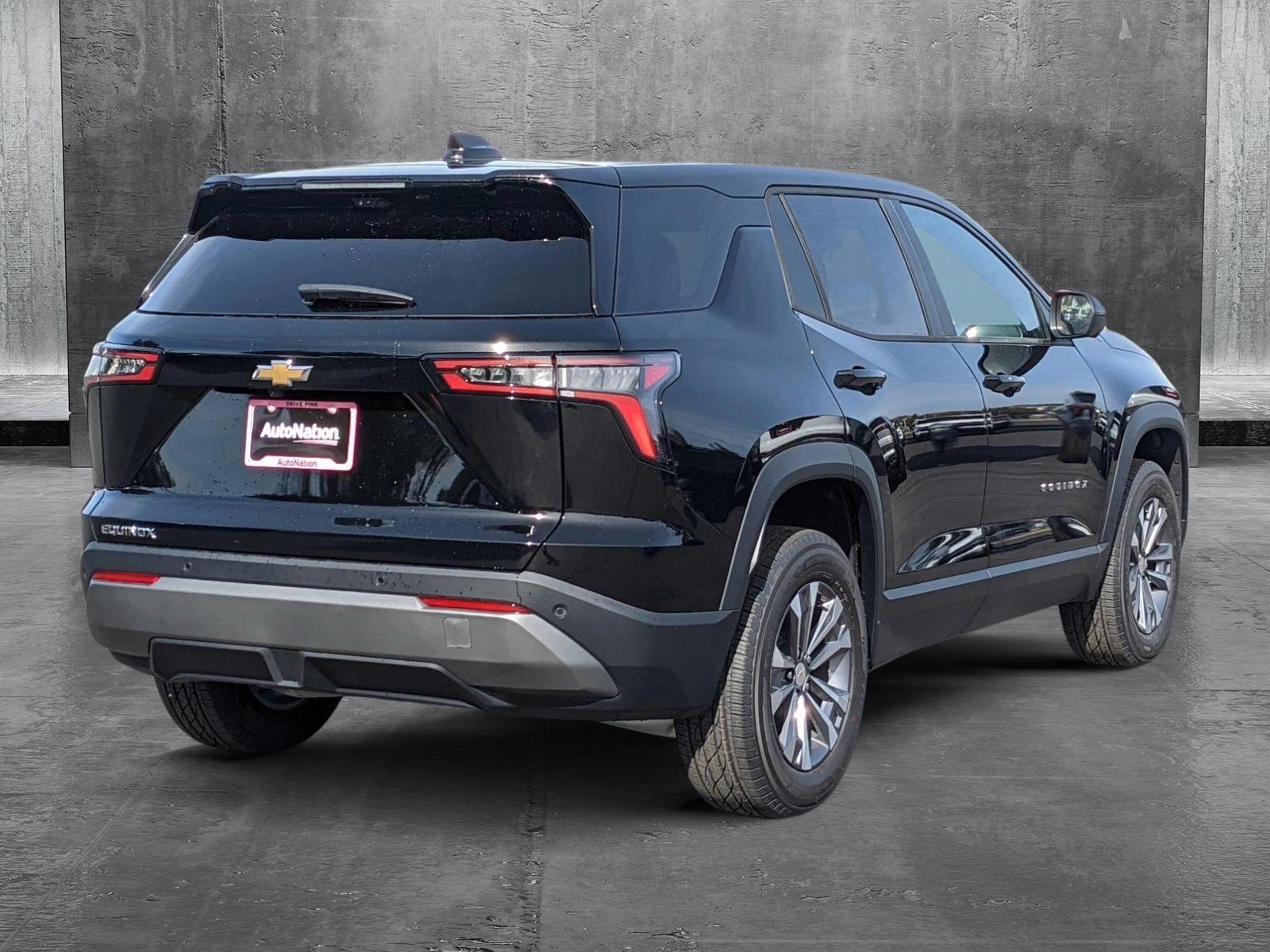 2025 Chevrolet Equinox Vehicle Photo in VALENCIA, CA 91355-1705