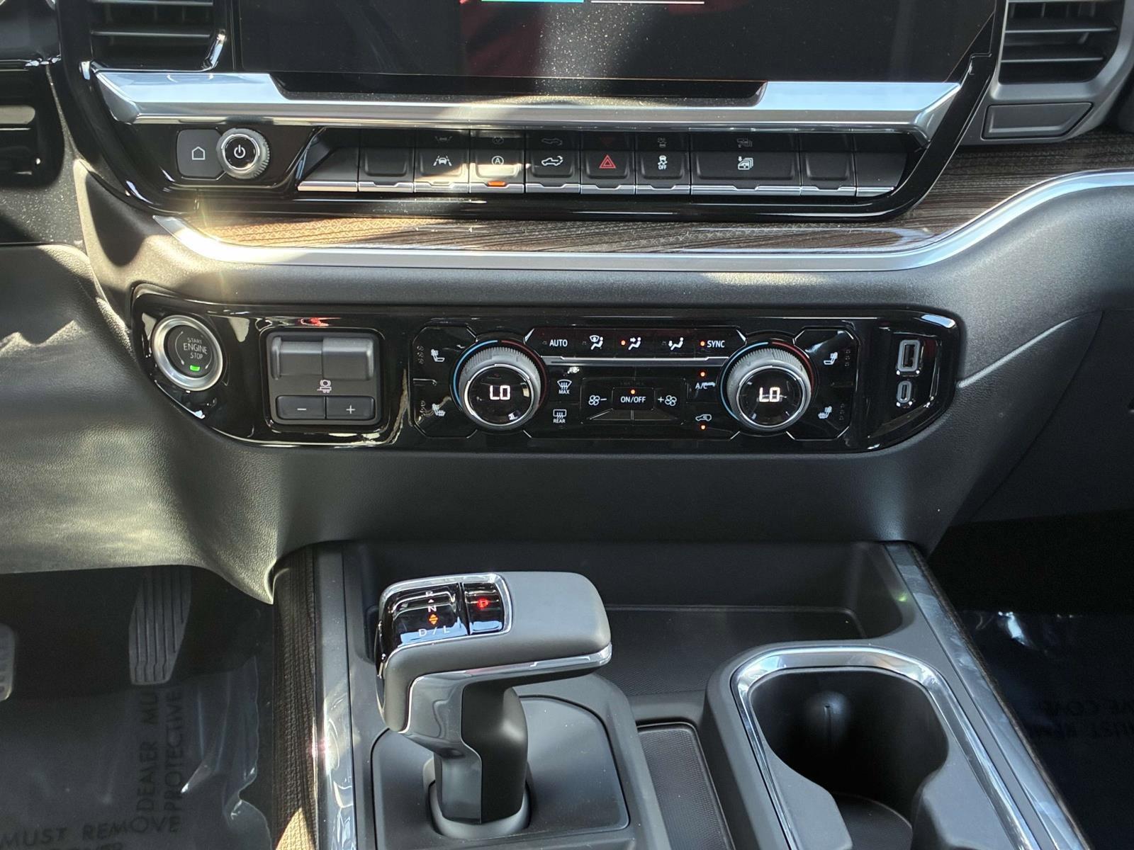 2025 Chevrolet Silverado 1500 Vehicle Photo in LOS ANGELES, CA 90007-3794