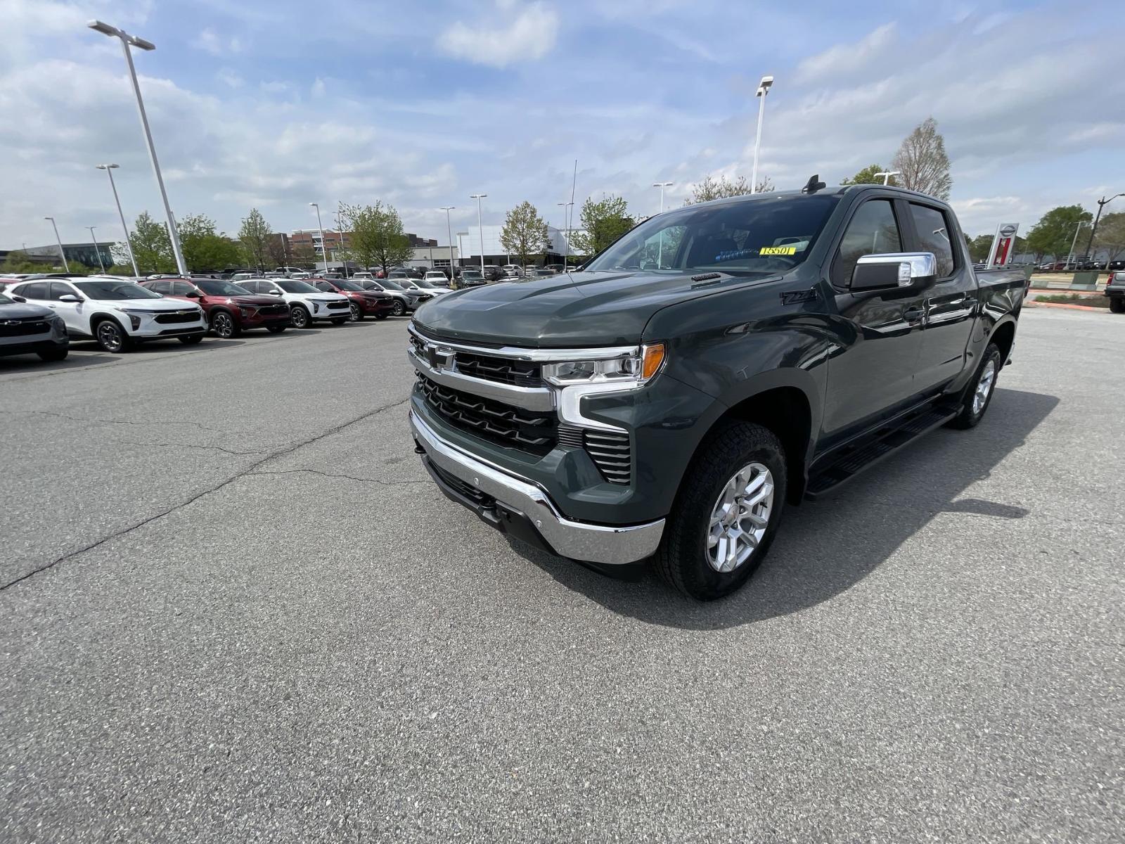 2025 Chevrolet Silverado 1500 Vehicle Photo in BENTONVILLE, AR 72712-4322