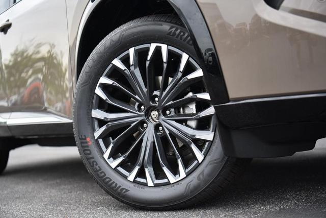 2025 Nissan Rogue Vehicle Photo in Ballwin, MO 63011
