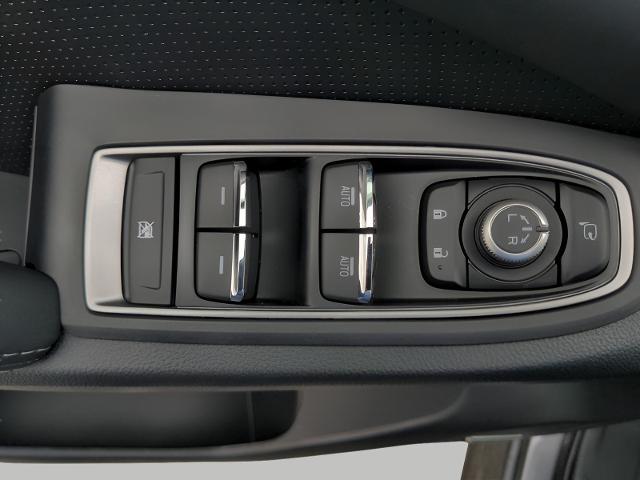 2025 Subaru Ascent Vehicle Photo in Green Bay, WI 54304