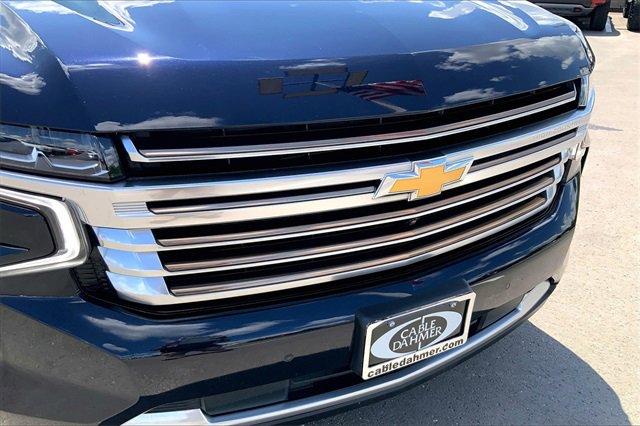 2023 Chevrolet Suburban Vehicle Photo in KANSAS CITY, MO 64114-4502