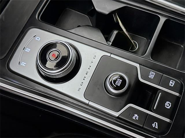 2021 Kia Sorento Hybrid Vehicle Photo in Everett, WA 98204