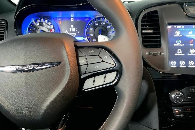 2023 Chrysler 300 Vehicle Photo in Kansas City, MO 64114