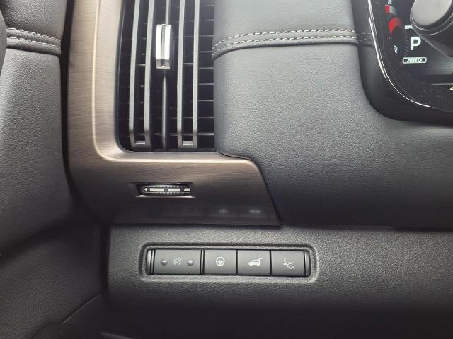 2025 Nissan Pathfinder Vehicle Photo in Oshkosh, WI 54904