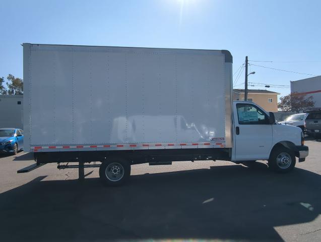 2024 GMC Savana Cutaway 3500 Vehicle Photo in PASADENA, CA 91107-3803
