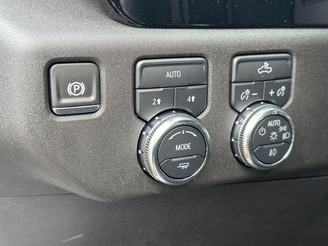 2025 GMC Sierra 1500 Vehicle Photo in COLUMBIA, MO 65203-3903