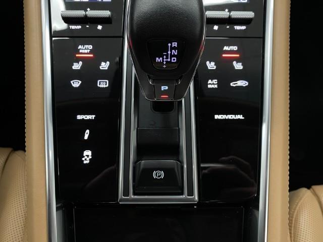 2018 Porsche Panamera Vehicle Photo in Appleton, WI 54913