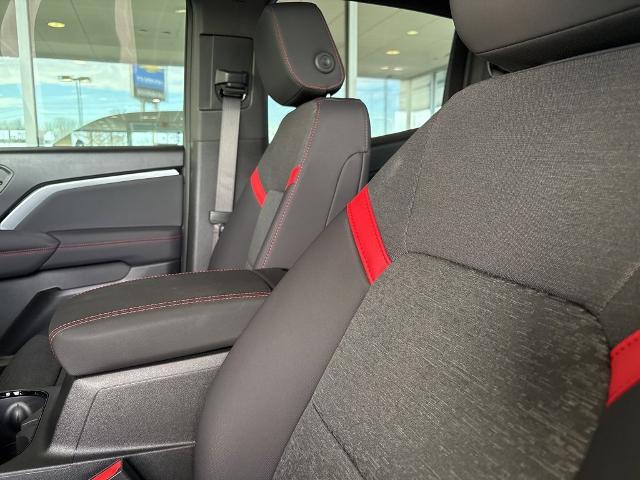 2025 Chevrolet Colorado Vehicle Photo in MANHATTAN, KS 66502-5036