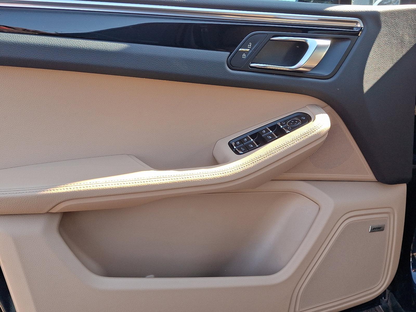2022 Porsche Macan Vehicle Photo in Willow Grove, PA 19090
