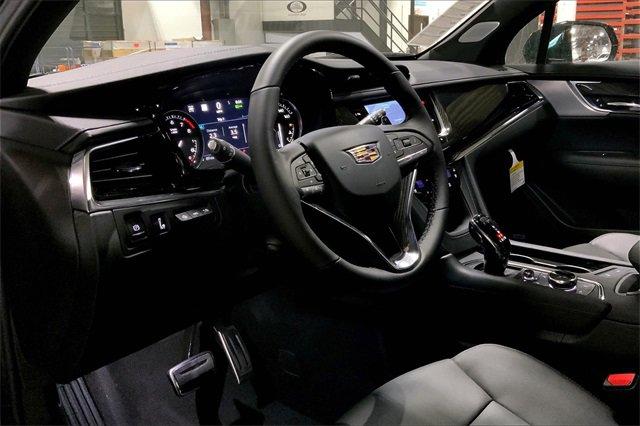 2025 Cadillac XT6 Vehicle Photo in KANSAS CITY, MO 64114-4545