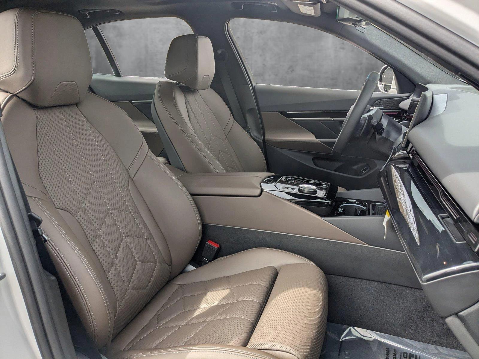 2024 BMW 530i xDrive Vehicle Photo in Towson, MD 21204