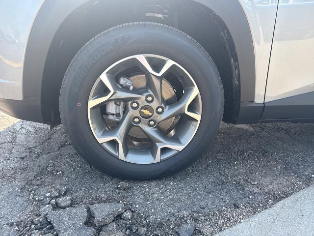 2025 Chevrolet Trax Vehicle Photo in MANHATTAN, KS 66502-5036