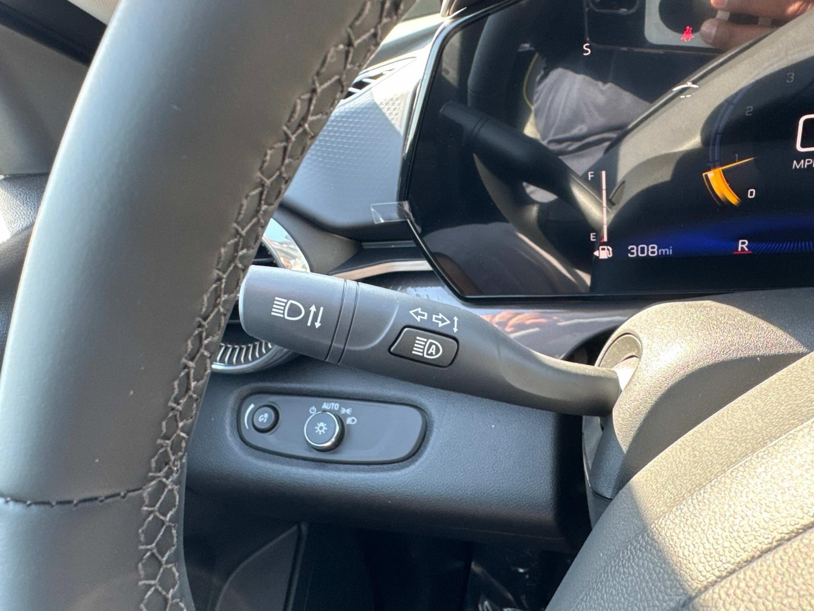2025 Chevrolet Trax Vehicle Photo in LOS ANGELES, CA 90007-3794
