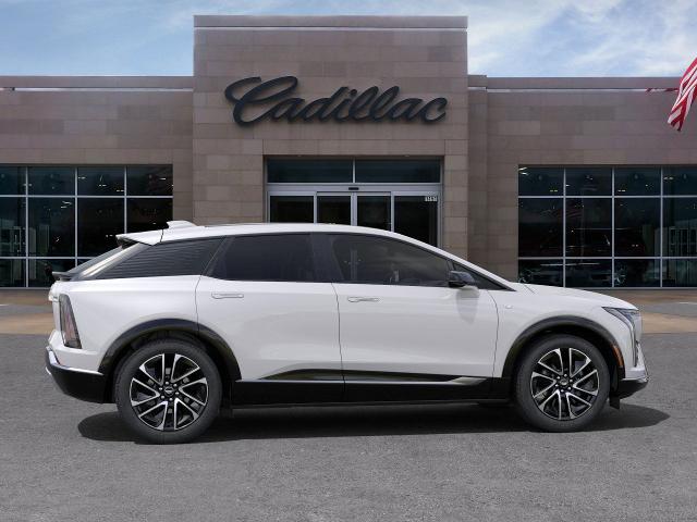 2025 Cadillac OPTIQ Vehicle Photo in KANSAS CITY, MO 64114-4545