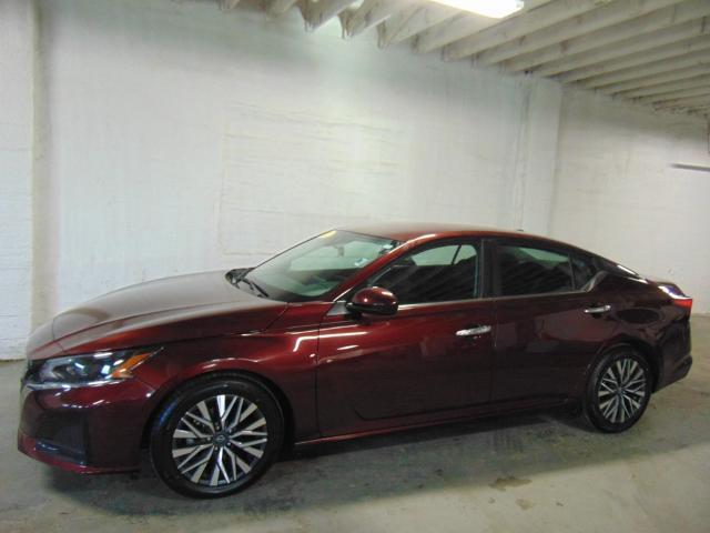 Used 2023 Nissan Altima SV with VIN 1N4BL4DV0PN324999 for sale in Emporia, KS