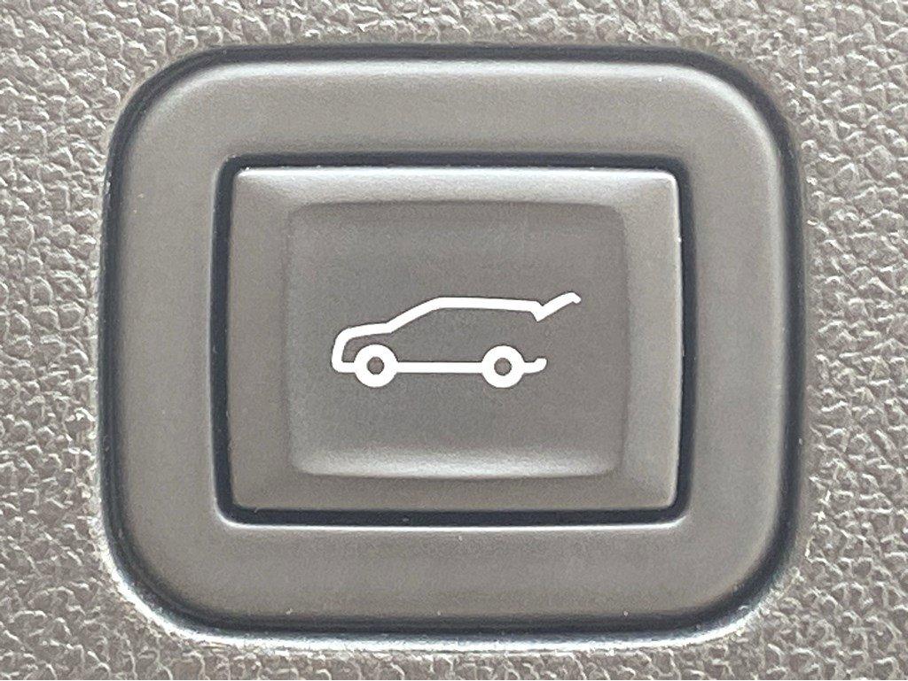 2023 Chevrolet Suburban Vehicle Photo in SAVANNAH, GA 31406-4513