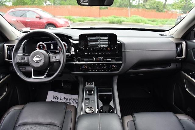 2023 Nissan Pathfinder Vehicle Photo in Ballwin, MO 63011