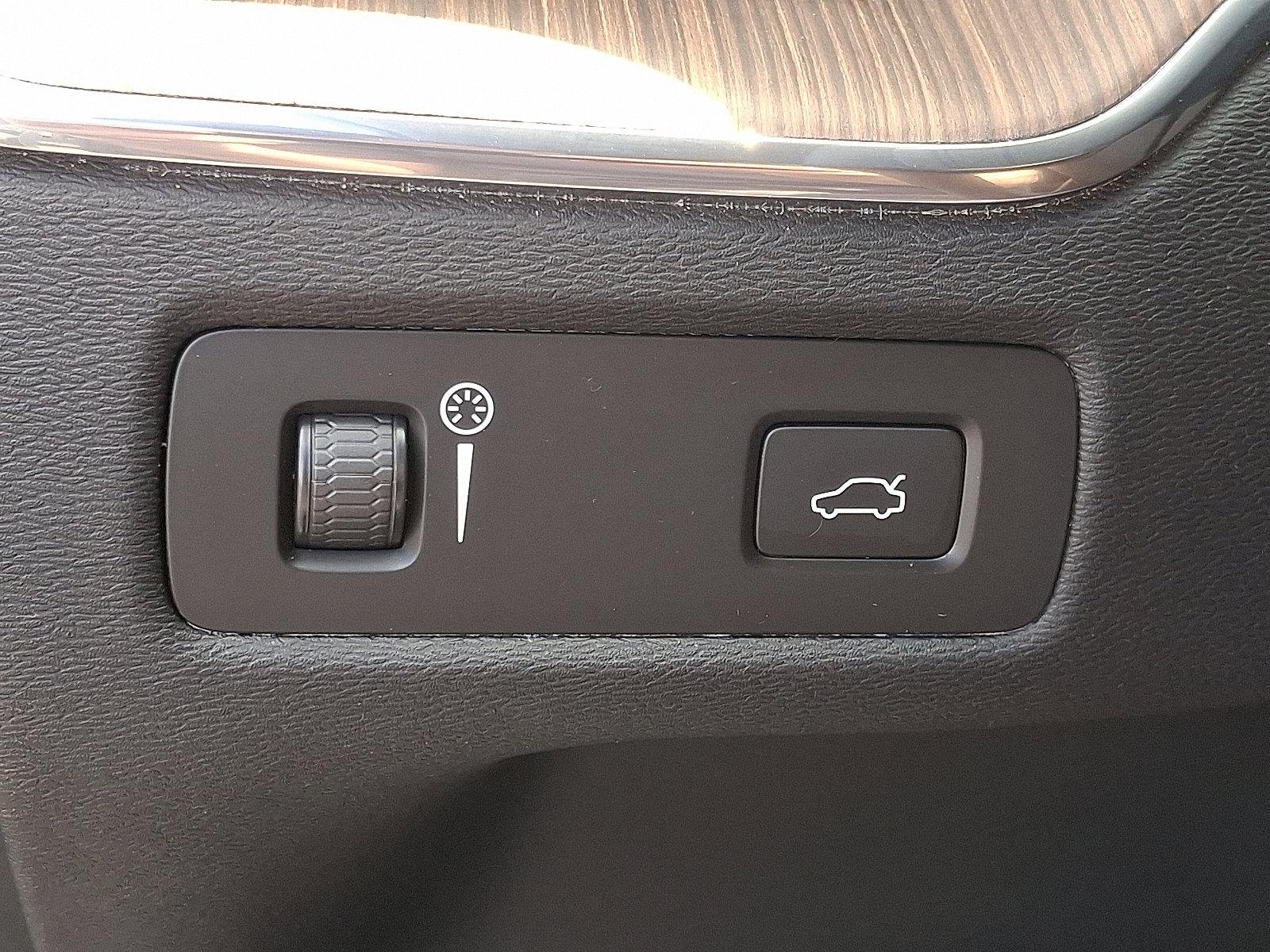 2022 Volvo XC60 Vehicle Photo in Trevose, PA 19053