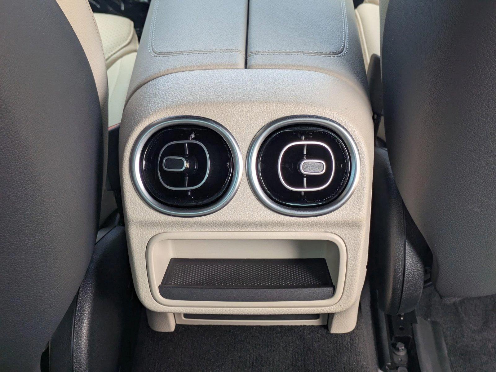 2025 Mercedes-Benz C-Class Vehicle Photo in Sarasota, FL 34231