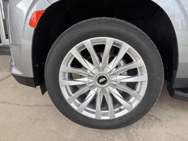 2022 Cadillac Escalade Vehicle Photo in MANHATTAN, KS 66502-5036