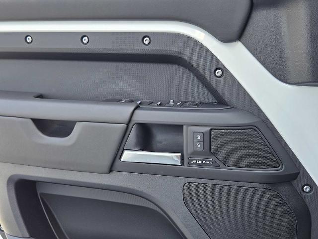 2025 Defender Vehicle Photo in AUSTIN, TX 78717