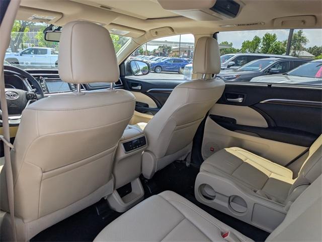 2016 Toyota Highlander Hybrid Vehicle Photo in AURORA, CO 80012-4011