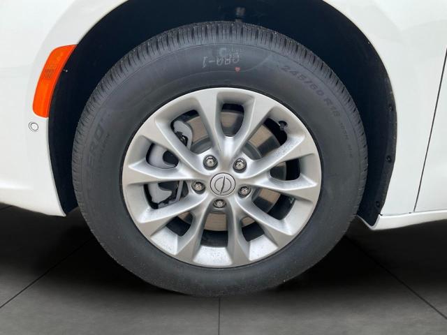 2025 Chrysler Pacifica Vehicle Photo in Kaukauna, WI 54130