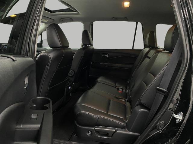 2022 Honda Pilot Vehicle Photo in Appleton, WI 54913