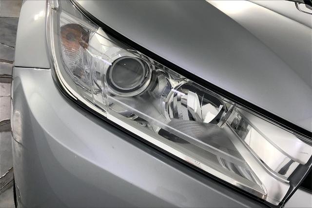 2017 Toyota Highlander Vehicle Photo in Lees Summit, MO 64086