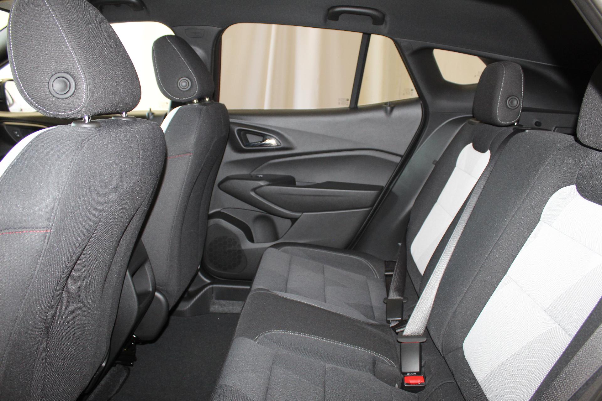 2025 Chevrolet Trax Vehicle Photo in NORTHAMPTON, MA 01060-1120