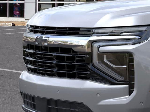 2025 Chevrolet Suburban Vehicle Photo in MOON TOWNSHIP, PA 15108-2571